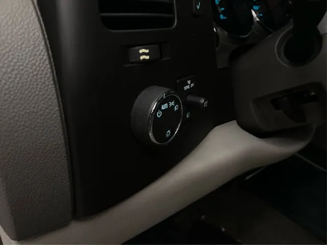 Chevrolet Silverado photo 23
