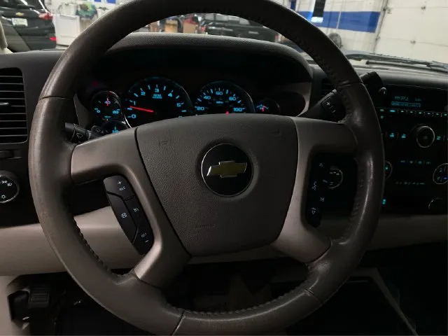Chevrolet Silverado photo 22
