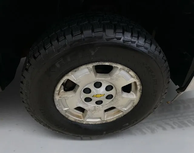 Chevrolet Silverado photo 16