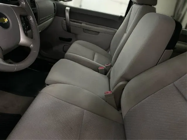 Chevrolet Silverado photo 10