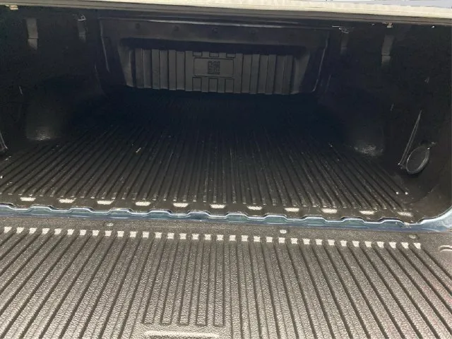 Chevrolet Silverado photo 14