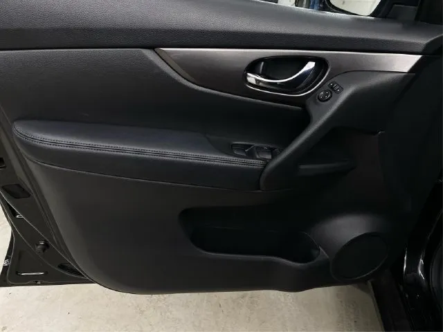 Nissan Rogue photo 25