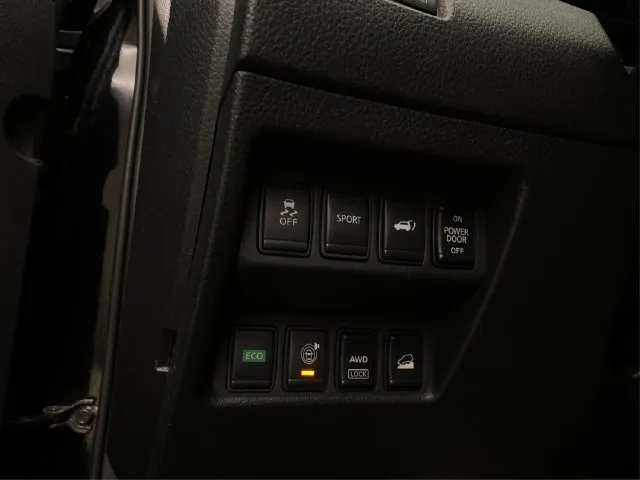 Nissan Rogue photo 23