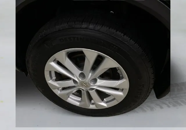 Nissan Rogue photo 19