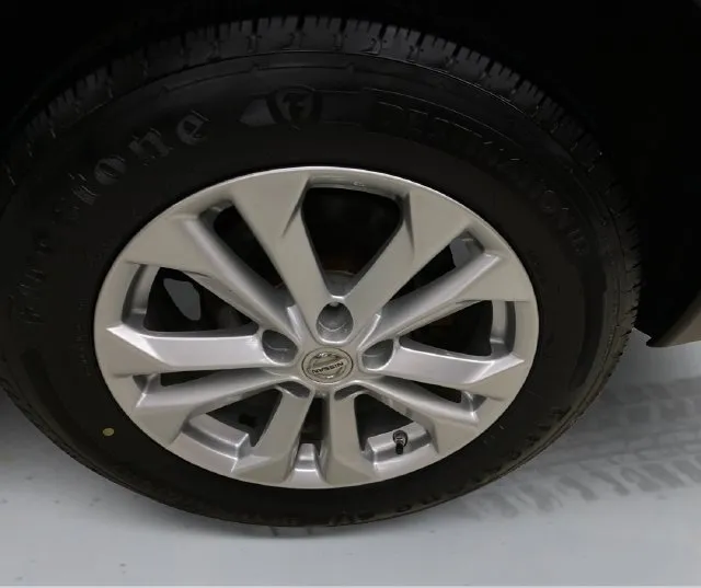 Nissan Rogue photo 18
