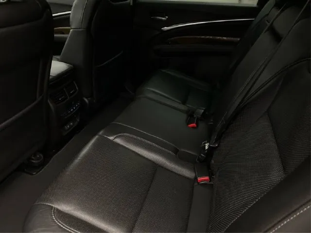 Acura MDX photo 11