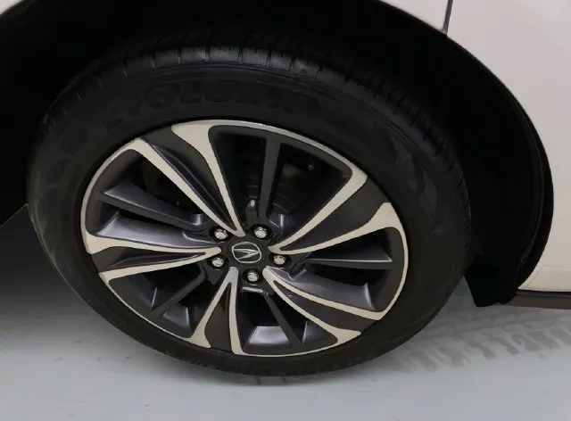 Acura MDX photo 18