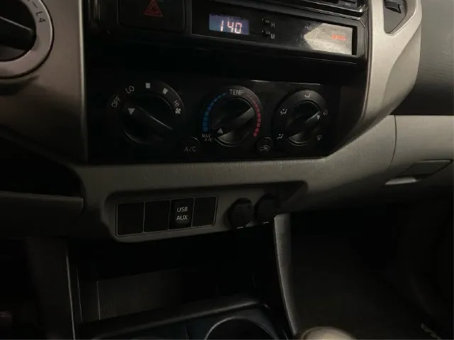 Toyota Tacoma photo 31