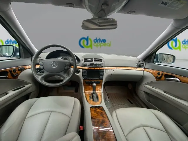 Mercedes-Benz E-Class photo 29