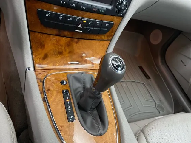 Mercedes-Benz E-Class photo 31