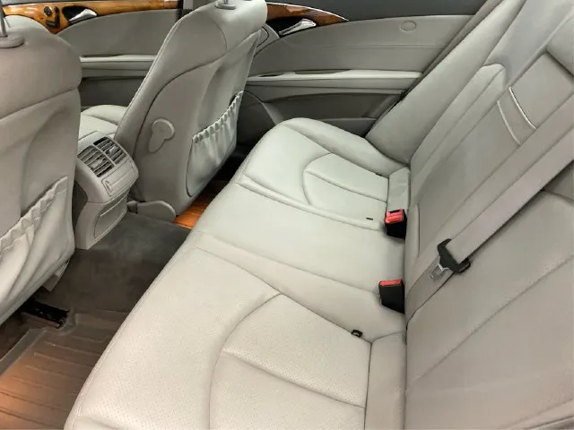 Mercedes-Benz E-Class photo 11