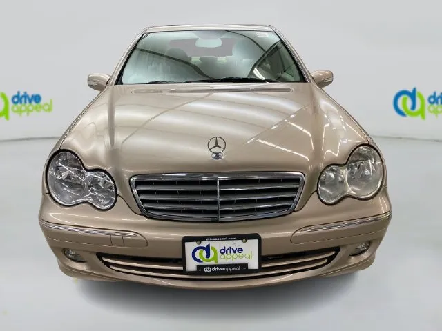 Mercedes-Benz C-Class photo 16