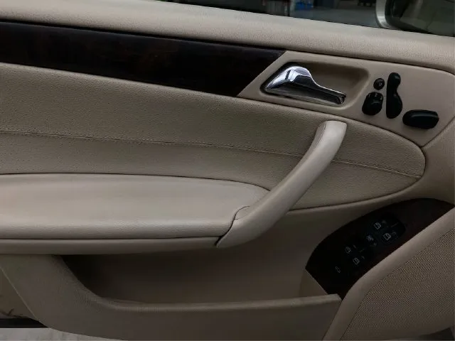 Mercedes-Benz C-Class photo 26