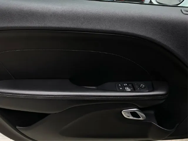 Dodge Challenger photo 25