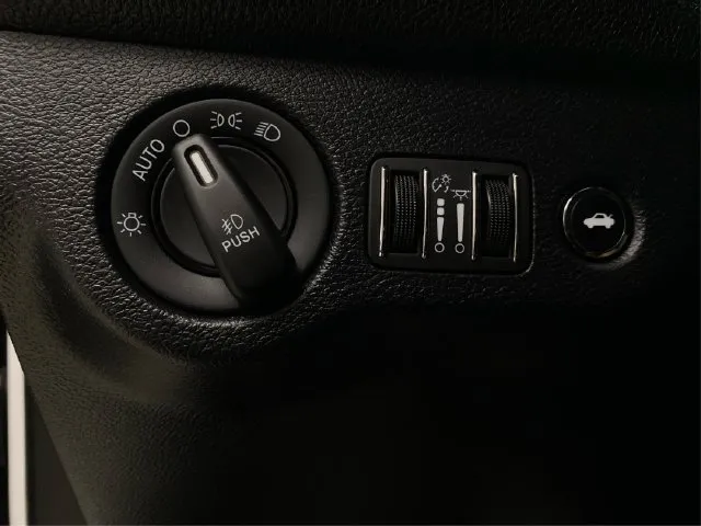 Dodge Challenger photo 23