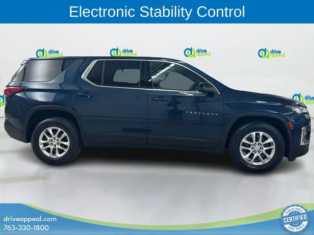 2022 Chevrolet Traverse LS photo 2
