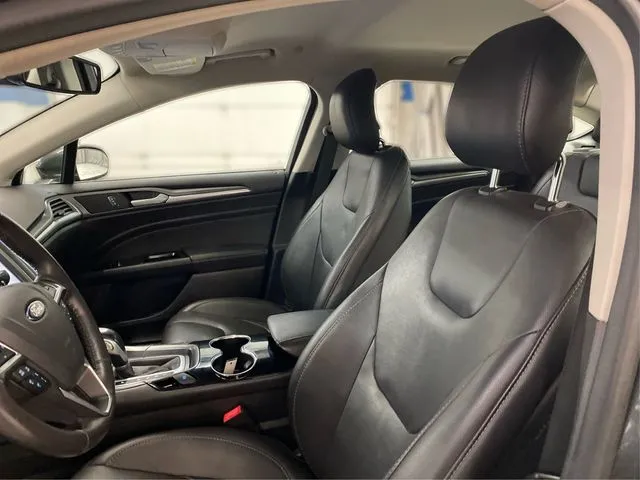 2015 Ford Fusion Energi Titanium photo 4