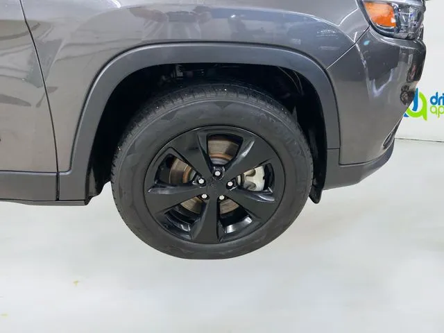 2019 Jeep Cherokee Altitude photo 4