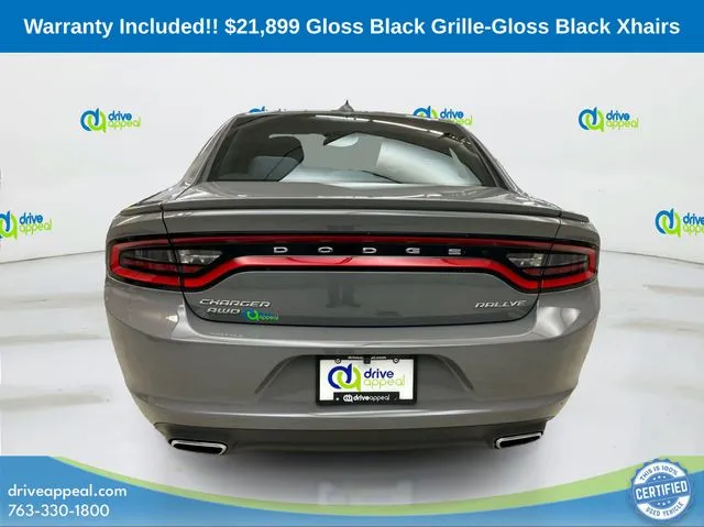 2017 Dodge Charger SXT photo 3