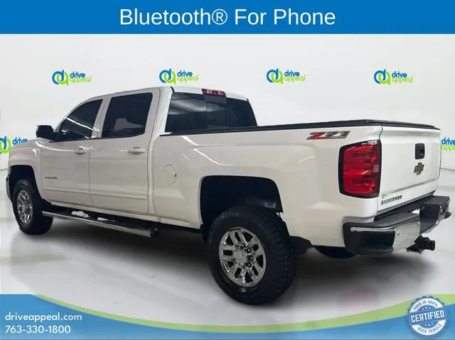 2015 Chevrolet Silverado 2500HD LT photo 3