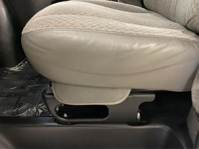 2019 Chevrolet Express Passenger LT - Photo 20