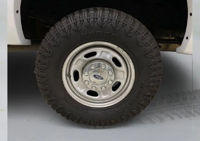 Ford F-250SD photo 16
