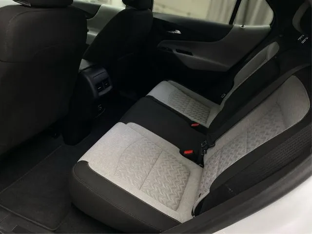 Chevrolet Equinox photo 11