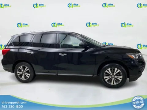 More photos of 2017 Nissan Pathfinder SV at Drive Appeal New Hope, MN