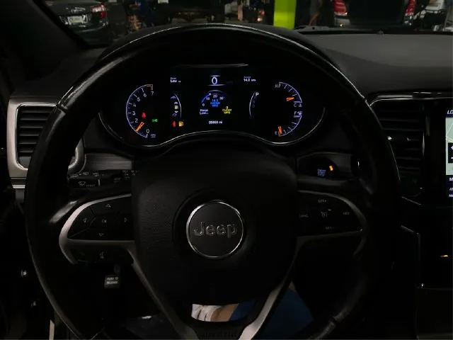 Jeep Grand Cherokee photo 23
