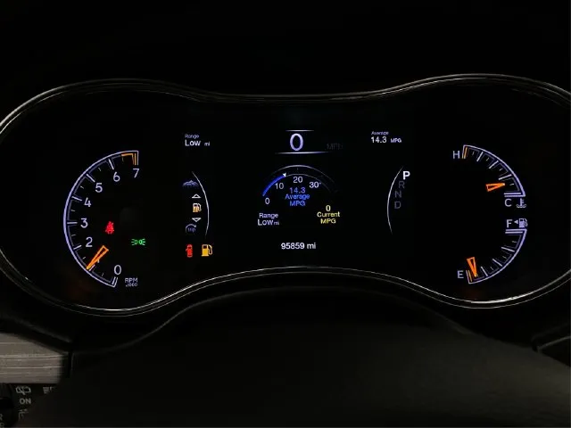 Jeep Grand Cherokee photo 22