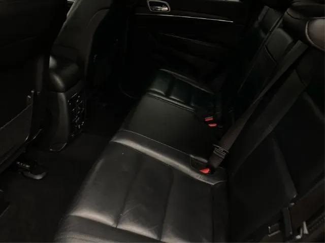 Jeep Grand Cherokee photo 11