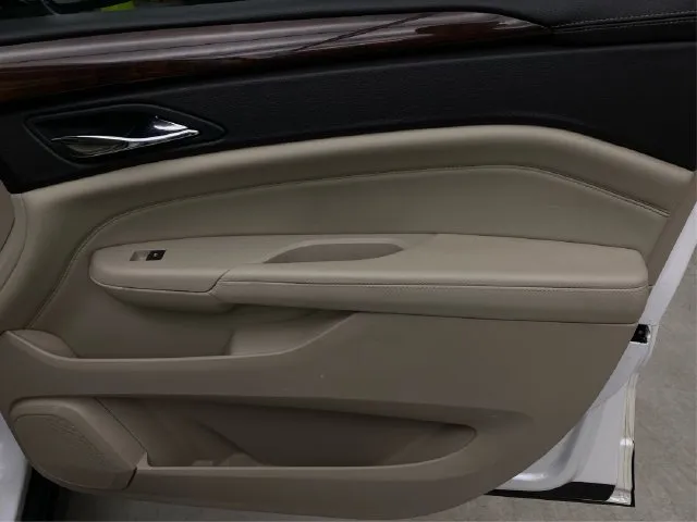 Cadillac SRX photo 28