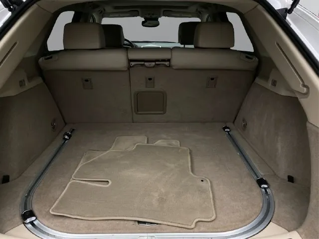 Cadillac SRX photo 15