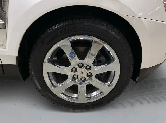 Cadillac SRX photo 17