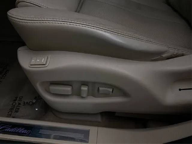 Cadillac SRX photo 25