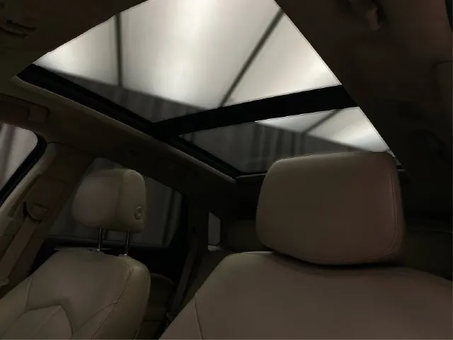 Cadillac SRX photo 27