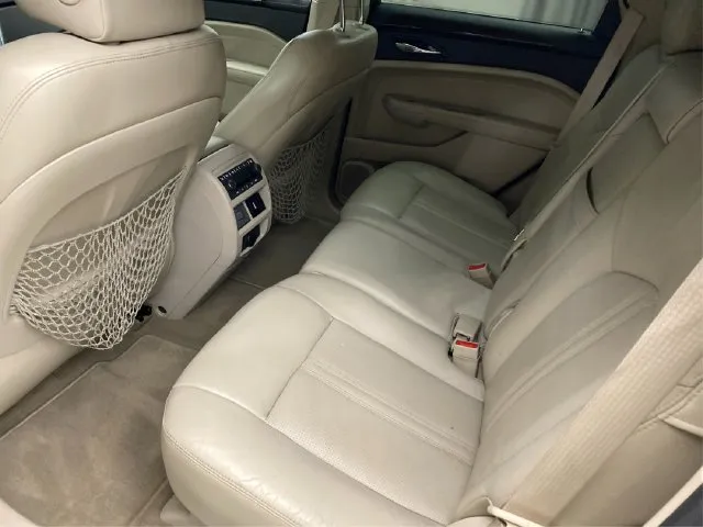 Cadillac SRX photo 11