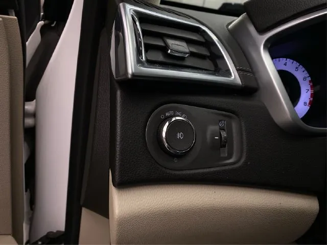 Cadillac SRX photo 24