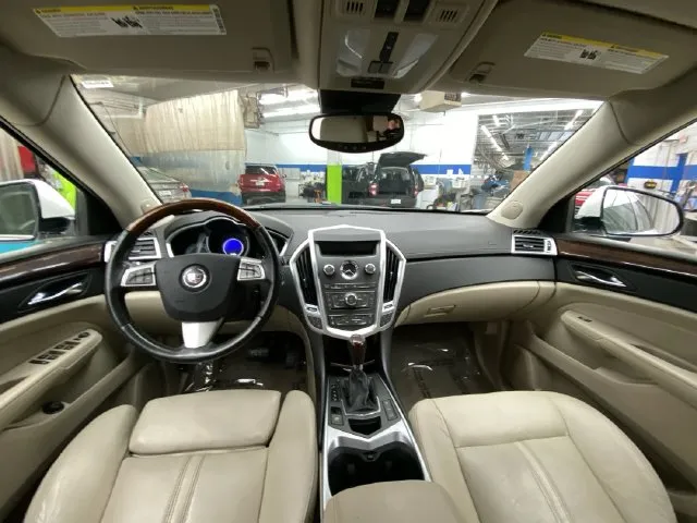 Cadillac SRX photo 29