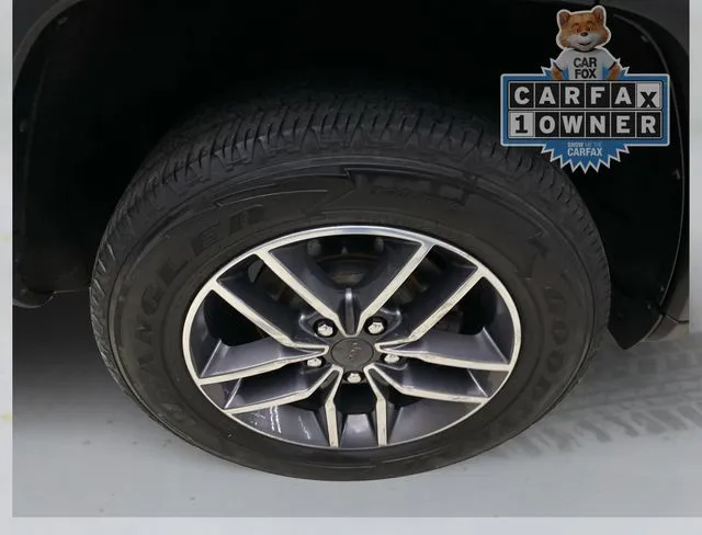 Jeep Grand Cherokee photo 17