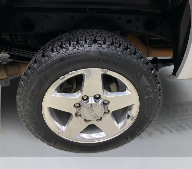 GMC Sierra photo 17