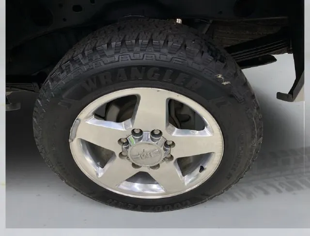 GMC Sierra photo 18