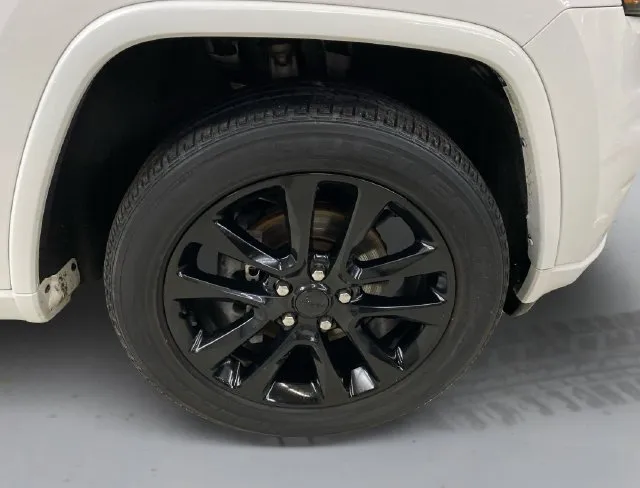Jeep Grand Cherokee photo 17
