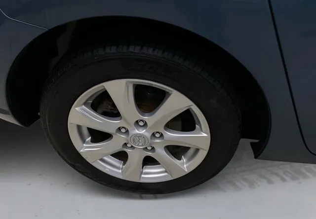 Mazda Mazda3 photo 16