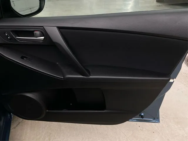 Mazda Mazda3 photo 25