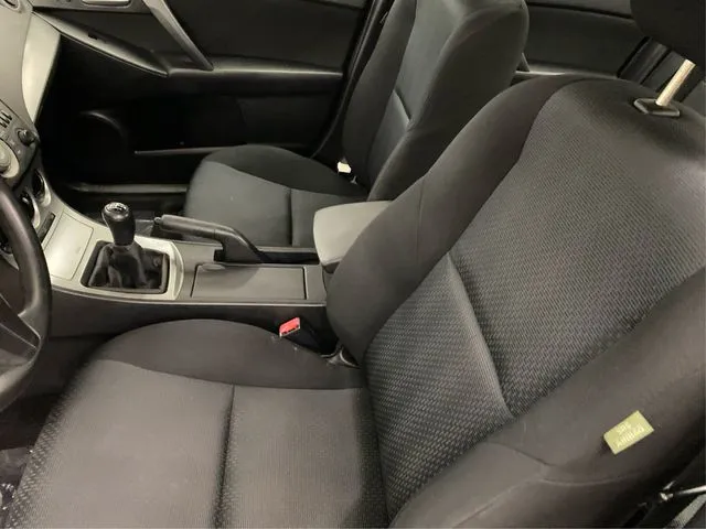 Mazda Mazda3 photo 10