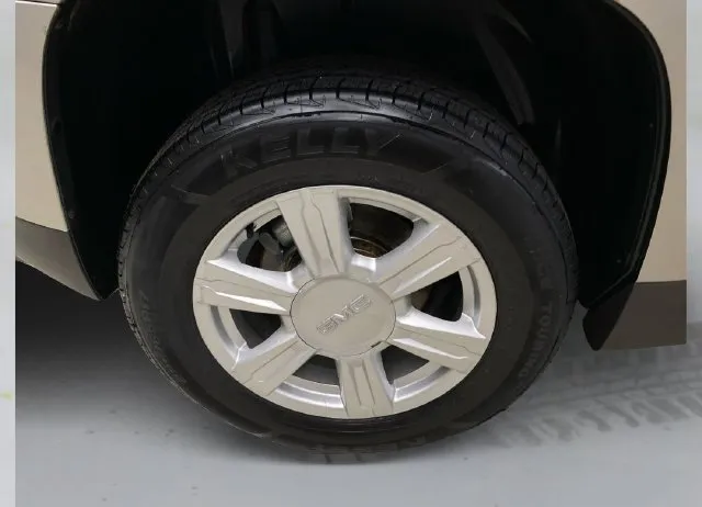 GMC Terrain photo 17