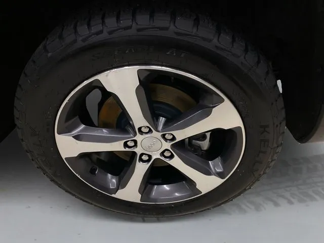 Jeep Grand Cherokee photo 19