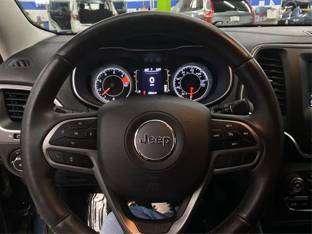 Jeep Cherokee photo 22