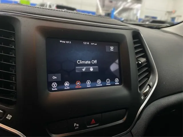 Jeep Cherokee photo 29